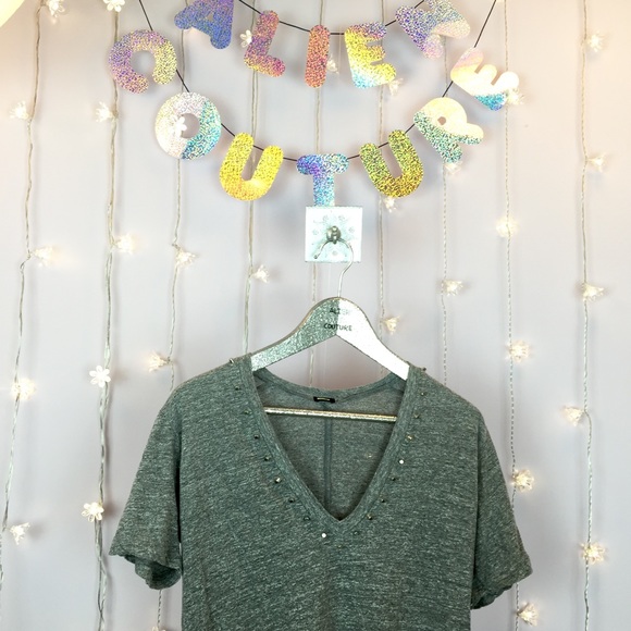 NWOT Monrow Studded Oversized V Neck Tee - Picture 6 of 8